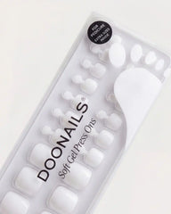 Snow White Pedicure Soft Gel Press Ons